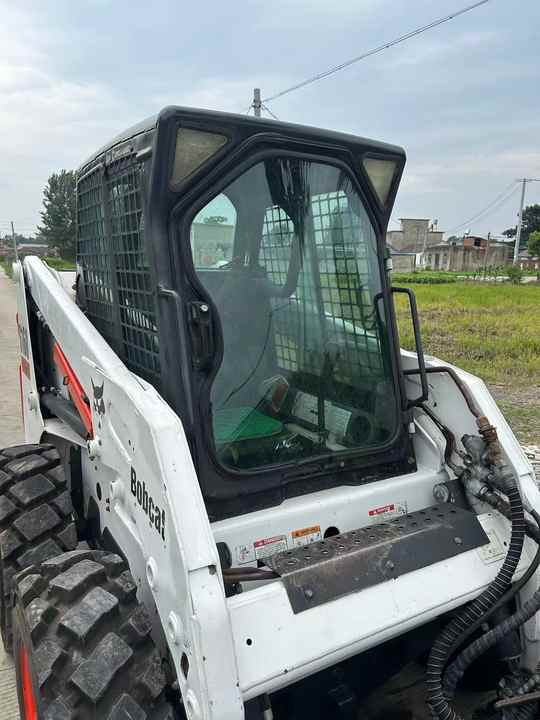 Used Bob Cat Bob Cat S160 Used Mini Skid Steer Wheel Loader Multifunctional Track Loaders Bobcat S160 2.7 Ton - Mini nakladalec: slika 2 Used Bob Cat Bob Cat S160 Used Mini Skid Steer Wheel Loader Multifunctional Track Loaders Bobcat S160 2.7 Ton - Mini nakladalec: slika 2