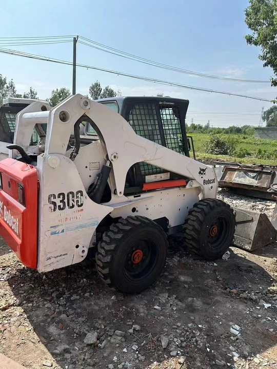 Used Bob Cat Bob Cat S300 Used Skid Steer Wheel Loader Multifunctional Track Loaders Bobcat - Mini nakladalec: slika 3 Used Bob Cat Bob Cat S300 Used Skid Steer Wheel Loader Multifunctional Track Loaders Bobcat - Mini nakladalec: slika 3