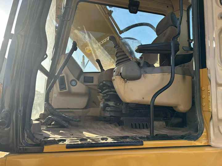 Used CAT 320bl Excavator CAT 320b 320c 320d 320dl Digger Earthmoving Mining Work Heavy Duty Equipment - Bager goseničar: slika 4 Used CAT 320bl Excavator CAT 320b 320c 320d 320dl Digger Earthmoving Mining Work Heavy Duty Equipment - Bager goseničar: slika 4