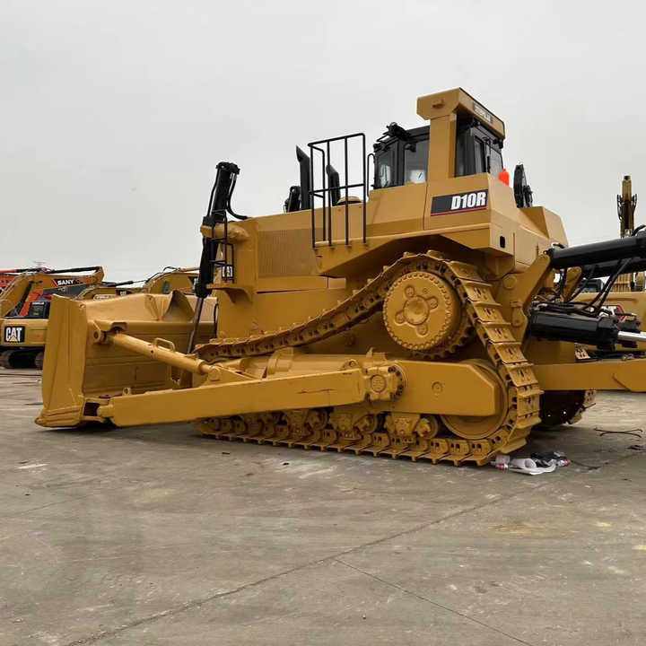Used CAT D10R New Model Bulldozer Second Hand Machine Popular Brand Cat Hydraulic Machinery - Buldožer: slika 1 Used CAT D10R New Model Bulldozer Second Hand Machine Popular Brand Cat Hydraulic Machinery - Buldožer: slika 1