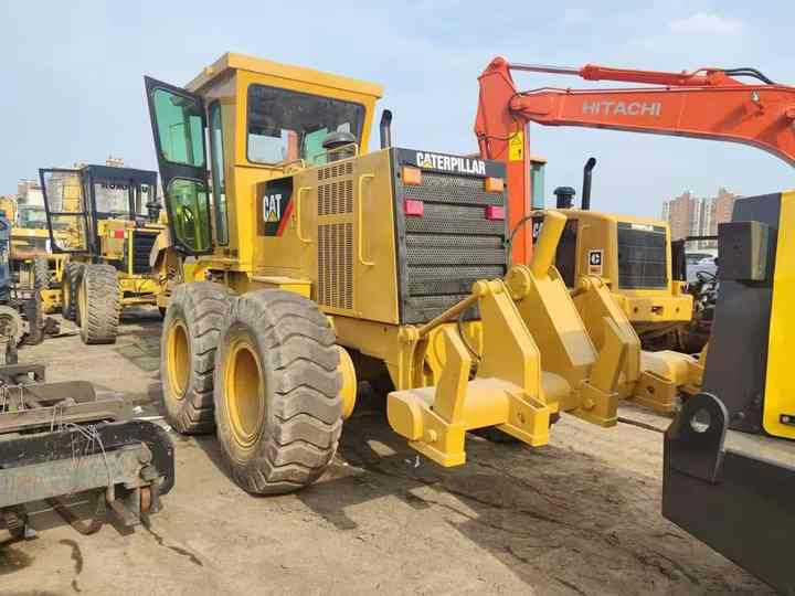 Used Caterpillar 120H Motor Grader Superior Performance Cat120H Wheeled Motor Grader Powerful Cheap for Sale - Greder: slika 3 Used Caterpillar 120H Motor Grader Superior Performance Cat120H Wheeled Motor Grader Powerful Cheap for Sale - Greder: slika 3