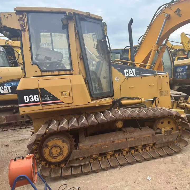 Used Caterpillar CAT D3G Land Road Motor Bulldozer CAT Used Grader Cheap Price for Sale - Buldožer: slika 1 Used Caterpillar CAT D3G Land Road Motor Bulldozer CAT Used Grader Cheap Price for Sale - Buldožer: slika 1