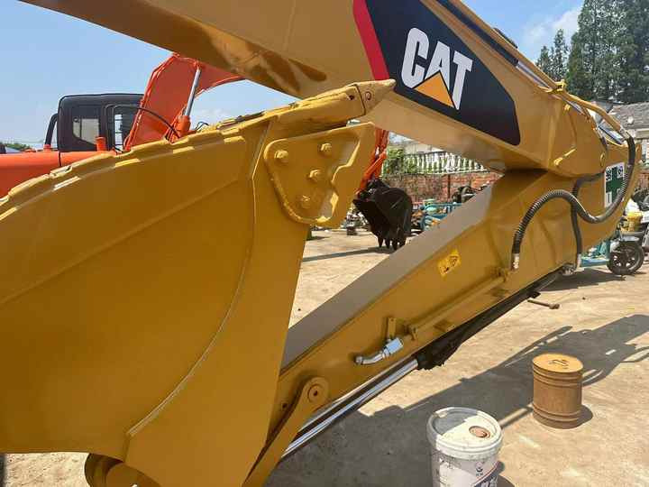 Used Caterpillar Excavators 320D Good Condition Used Excavators for Sale Second Hand Machine CAT Caterpillar 320D Excavadoras - Bager: slika 4 Used Caterpillar Excavators 320D Good Condition Used Excavators for Sale Second Hand Machine CAT Caterpillar 320D Excavadoras - Bager: slika 4
