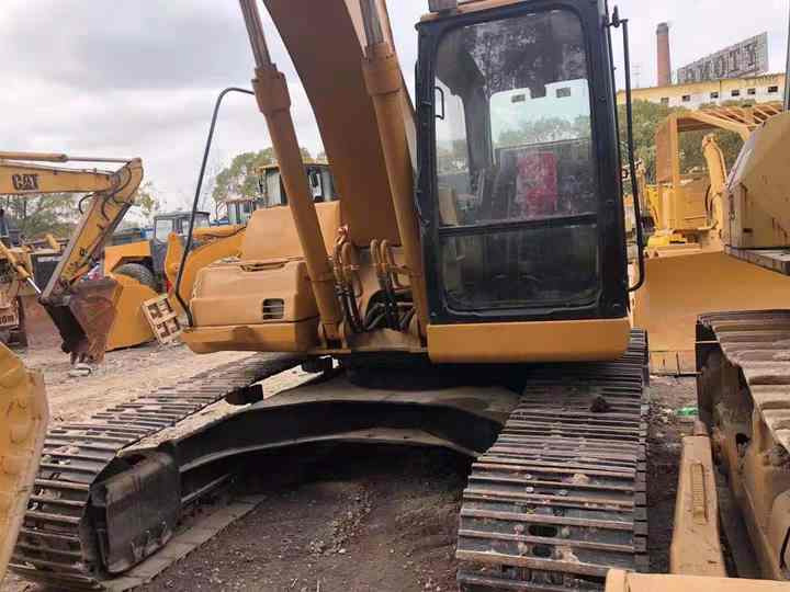 Used Digger CAT 320BL Construction Machinery Construction Digger Used CAT 320BL Cheap Excavator - Bager goseničar: slika 3 Used Digger CAT 320BL Construction Machinery Construction Digger Used CAT 320BL Cheap Excavator - Bager goseničar: slika 3