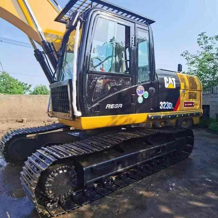 Used Digger CAT 323DL Construction Machinery Construction Digger Used CAT 323DL Cheap Excavator - Bager goseničar: slika 2 Used Digger CAT 323DL Construction Machinery Construction Digger Used CAT 323DL Cheap Excavator - Bager goseničar: slika 2