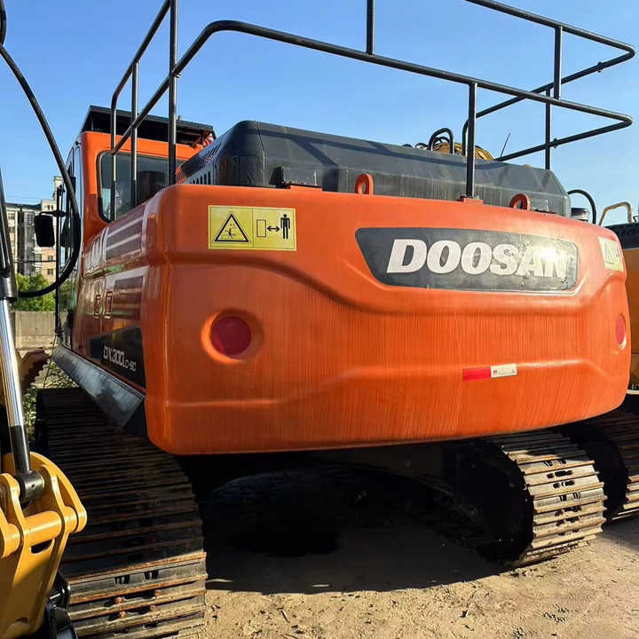 Bager goseničar Used Digger DOOSAN DX300 Construction Machinery Construction Digger Used DOOSAN DX300 Cheap Excavator: slika 1