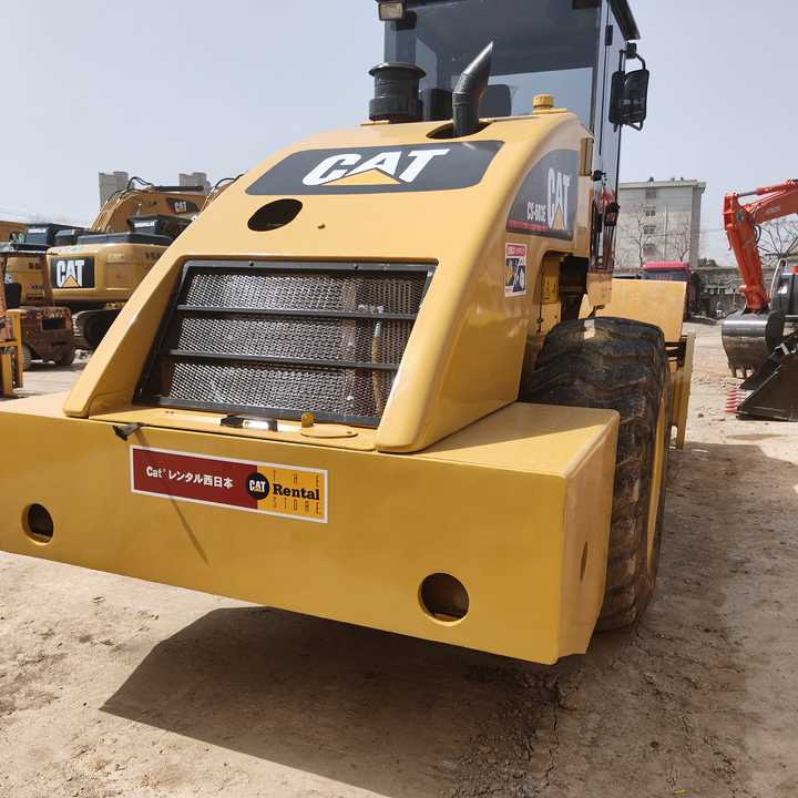 Used Original Caterpillar Cs683e Road Roller for Sale 18tons Used Road Roller with High Quality on Sale - Kompaktor: slika 2 Used Original Caterpillar Cs683e Road Roller for Sale 18tons Used Road Roller with High Quality on Sale - Kompaktor: slika 2
