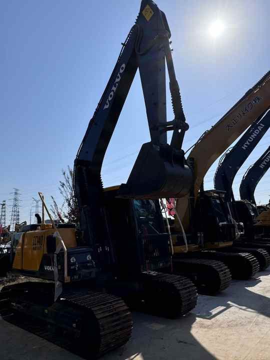 Used Volvo 14 Tonne Crawler Excavator Volvo Ec140 Excavator Good Condition Low Price Good Quality for Sale - Bager goseničar: slika 2 Used Volvo 14 Tonne Crawler Excavator Volvo Ec140 Excavator Good Condition Low Price Good Quality for Sale - Bager goseničar: slika 2