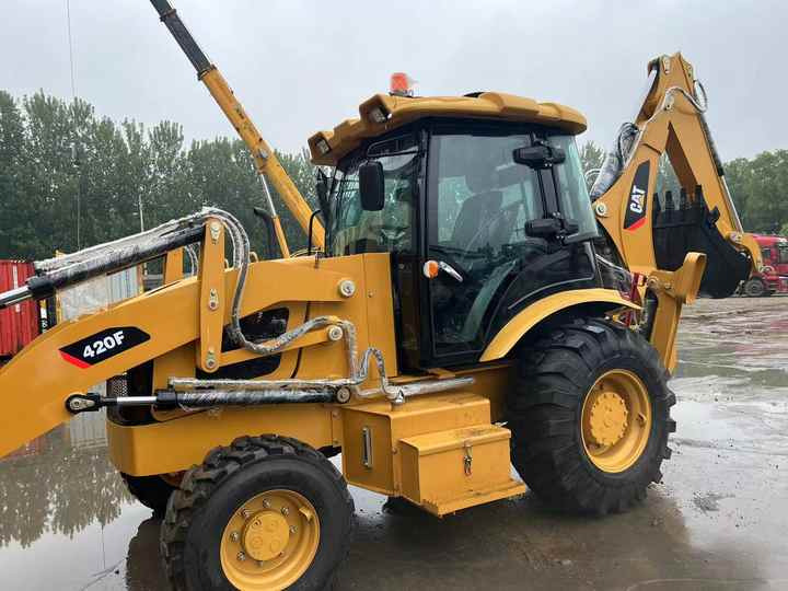 Used Wheel Loader CAT420F Caterpillar 420F Construction Machinery Mini Wheel Skid Steer Loader in Stock - Bager nakladalec: slika 2 Used Wheel Loader CAT420F Caterpillar 420F Construction Machinery Mini Wheel Skid Steer Loader in Stock - Bager nakladalec: slika 2