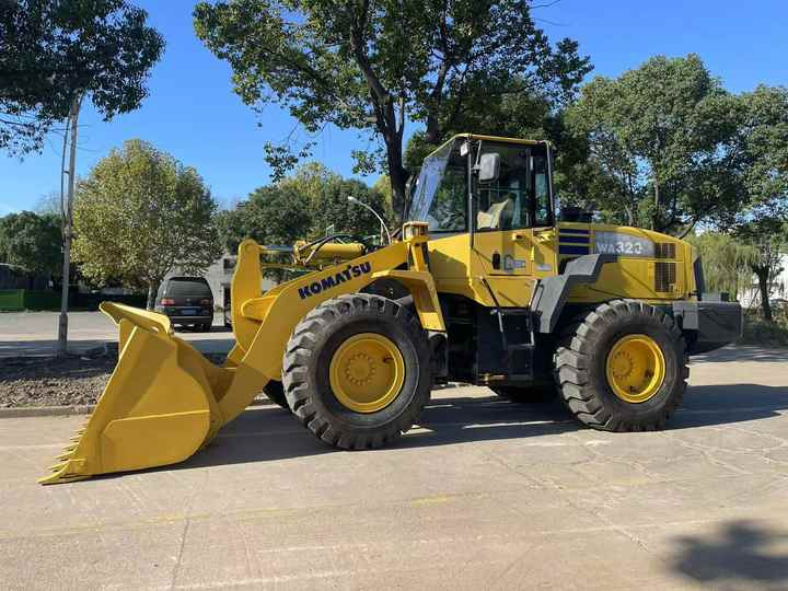 Used komatsu Wa320-5 Wheel Loader Second Hand Machine Popular Brand komatsu Hydraulic Machinery - Kolesni nakladalec: slika 2 Used komatsu Wa320-5 Wheel Loader Second Hand Machine Popular Brand komatsu Hydraulic Machinery - Kolesni nakladalec: slika 2