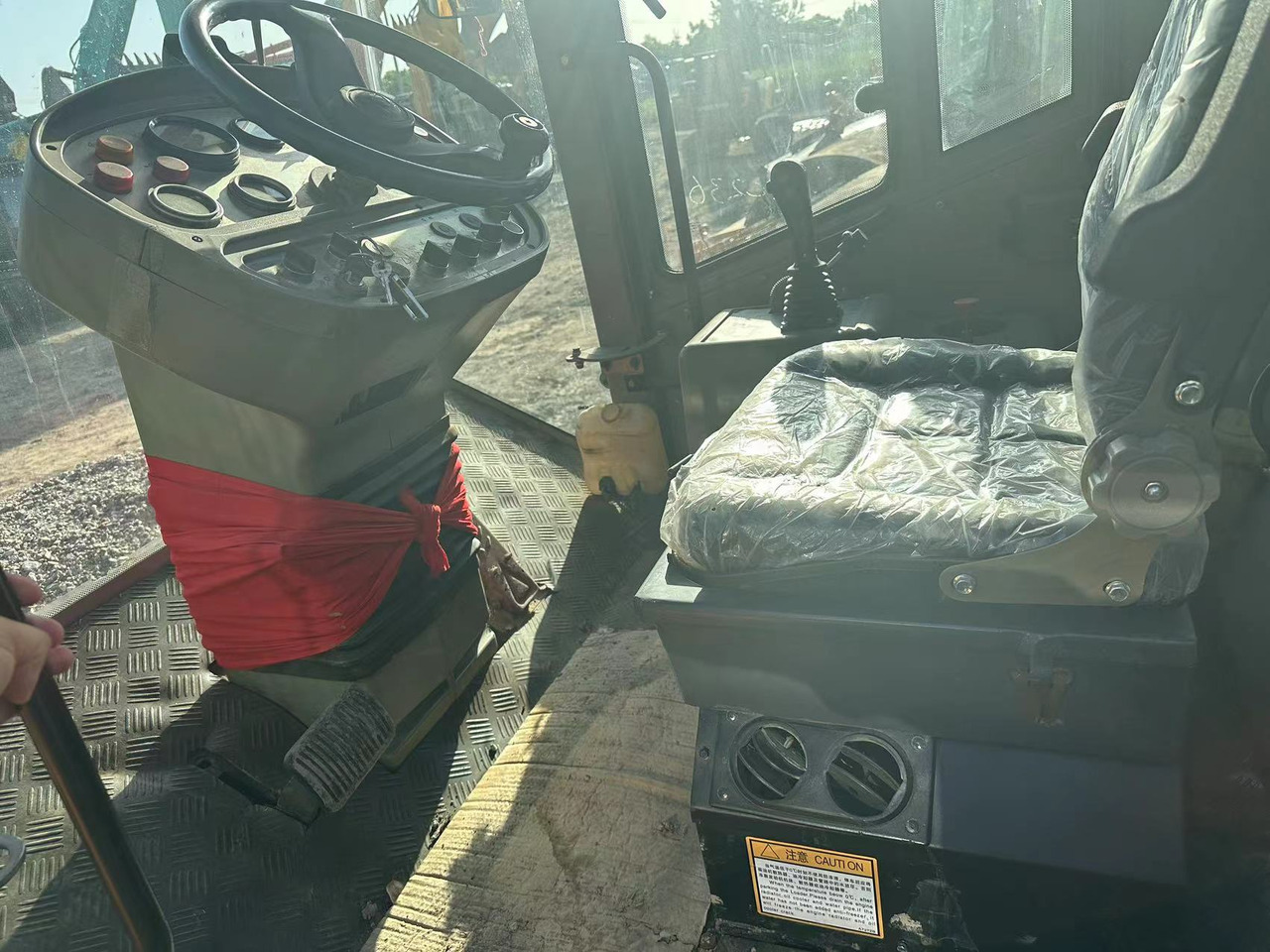 Cestni valjar XCMG XS263J: slika 12