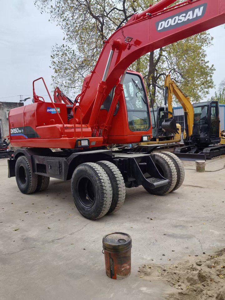 Doosan Used DH150W-7 wheeled excavator for sale at a low price. - Bager na kolesih: slika 5 Doosan Used DH150W-7 wheeled excavator for sale at a low price. - Bager na kolesih: slika 5
