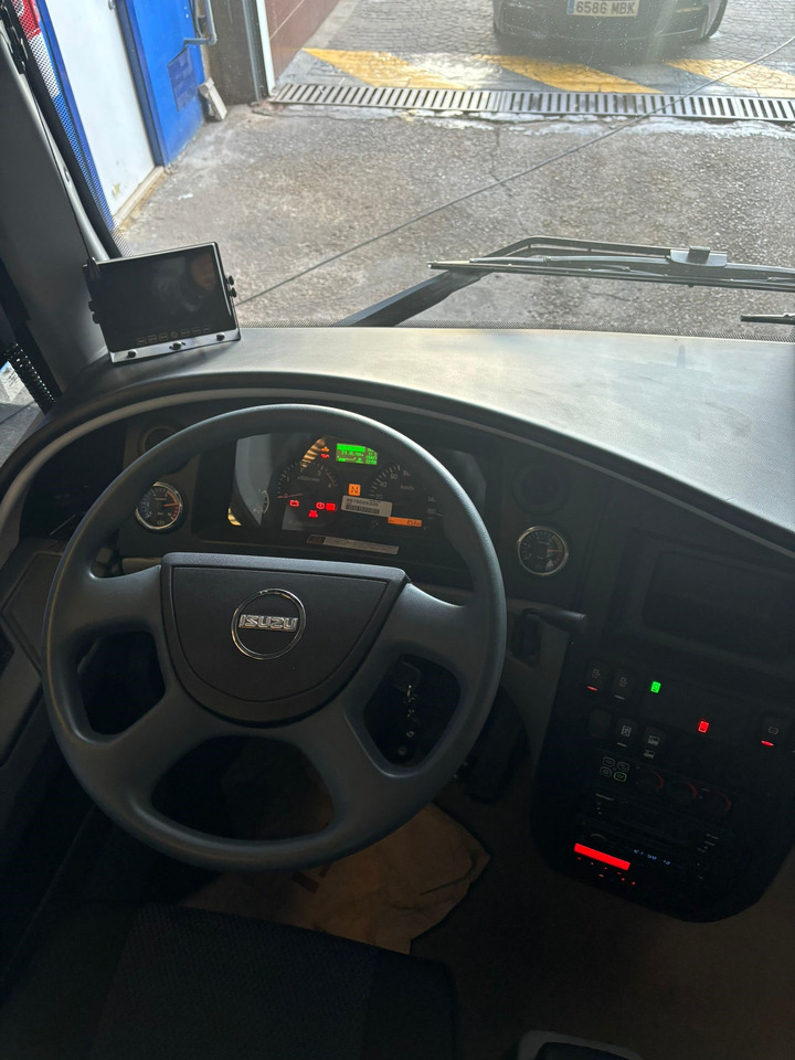 ISUZU TURQUOISE - Potovalni avtobus: slika 4 ISUZU TURQUOISE - Potovalni avtobus: slika 4