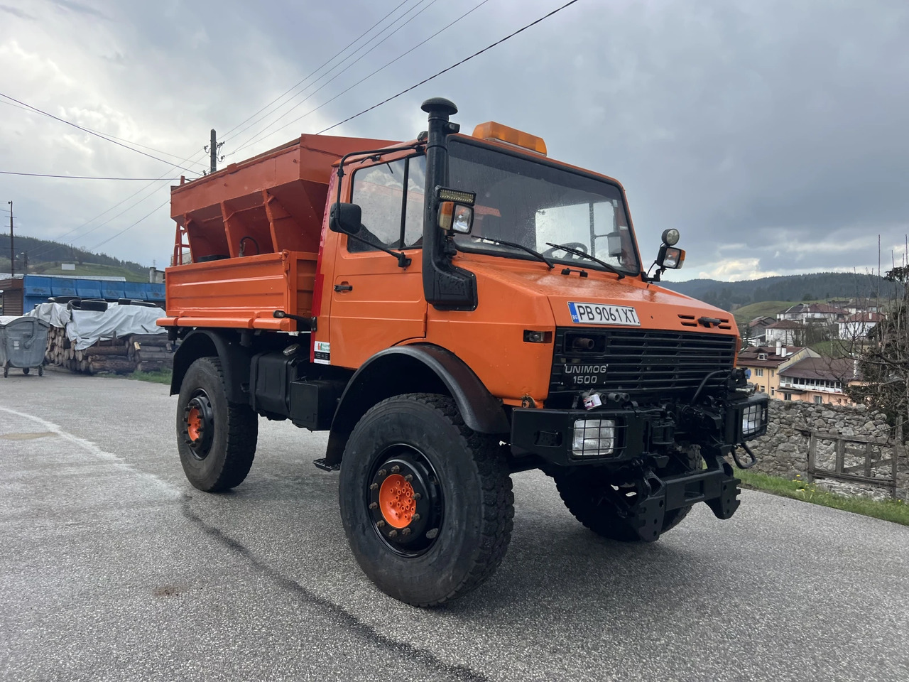Mercedes-Benz UNIMOG U1500, 4х4, Самосвал - Vozilo za zimsko službo: slika 1 Mercedes-Benz UNIMOG U1500, 4х4, Самосвал - Vozilo za zimsko službo: slika 1