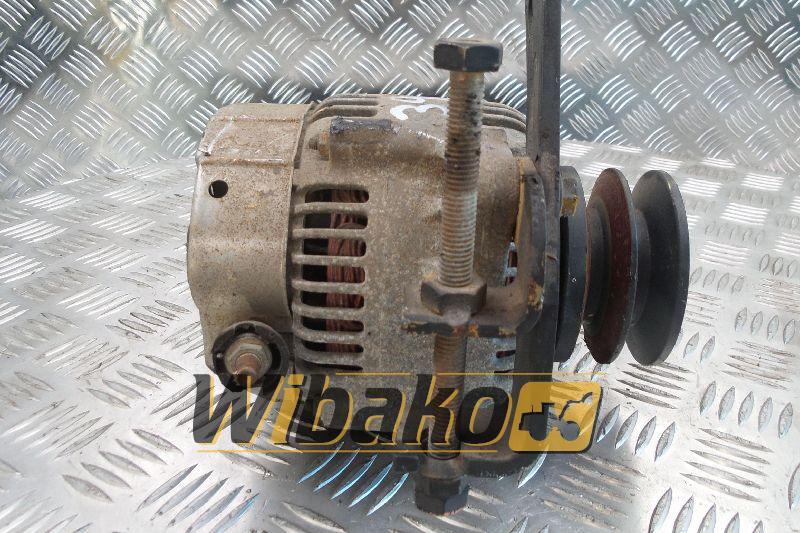 Alternator Denso QSB3.3 600-861-6510/C6008611611 - Alternator za Gradbeni stroj: slika 1 Alternator Denso QSB3.3 600-861-6510/C6008611611 - Alternator za Gradbeni stroj: slika 1