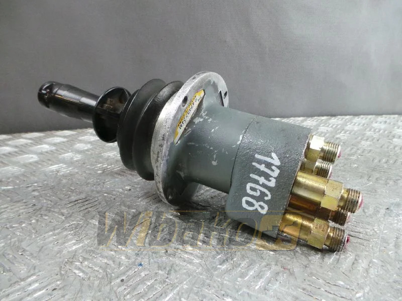 Case 1088 P4743324M - Hidravlični ventil za Gradbeni stroj: slika 1 Case 1088 P4743324M - Hidravlični ventil za Gradbeni stroj: slika 1