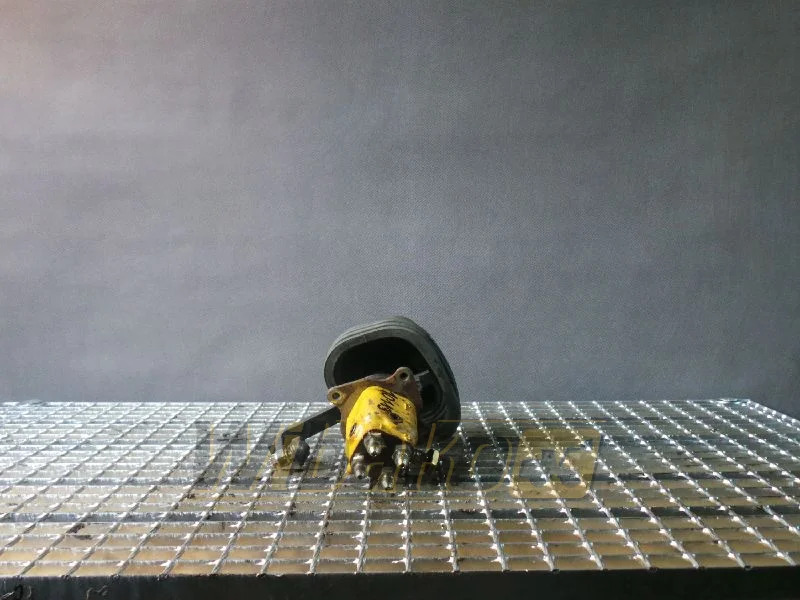 Komatsu D65EX-12 - Hidravlični ventil za Gradbeni stroj: slika 1 Komatsu D65EX-12 - Hidravlični ventil za Gradbeni stroj: slika 1