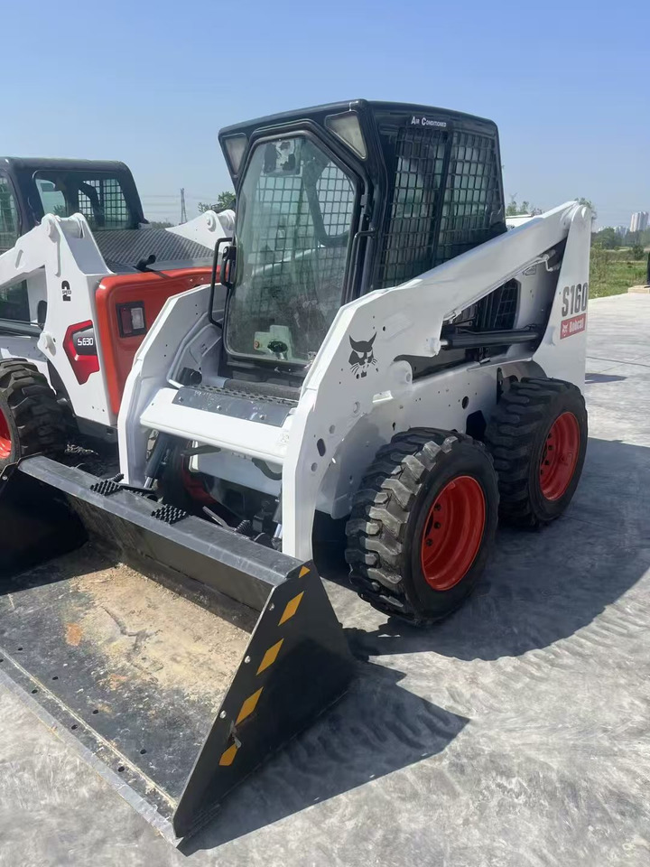 BOBCAT S160 - Mini nakladalec: slika 2 BOBCAT S160 - Mini nakladalec: slika 2