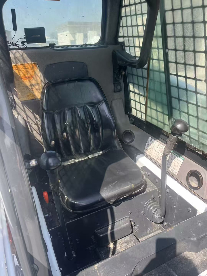 BOBCAT S160 - Mini nakladalec: slika 4 BOBCAT S160 - Mini nakladalec: slika 4