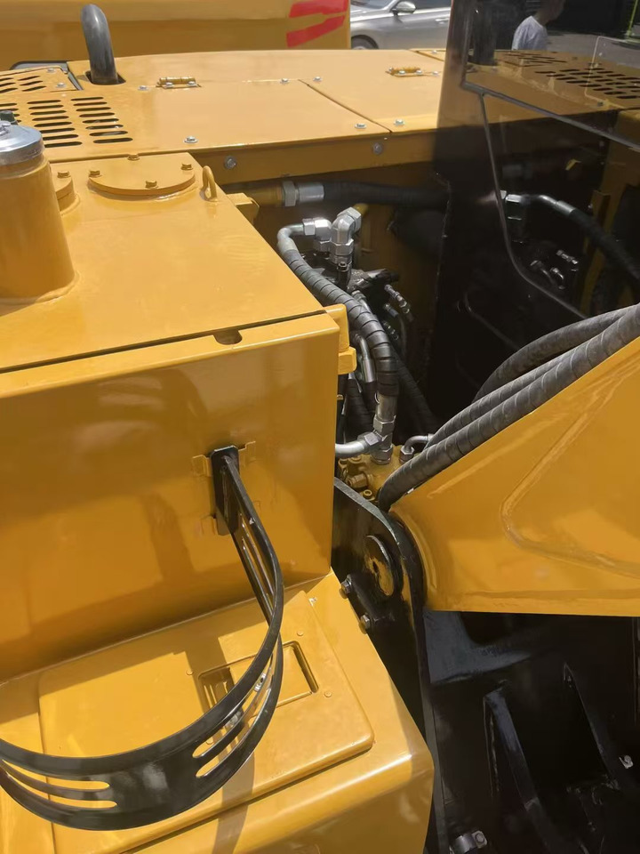 Bager goseničar CATERPILLAR 323D2L: slika 6