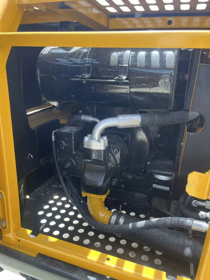 Bager goseničar CATERPILLAR 323D2L: slika 7