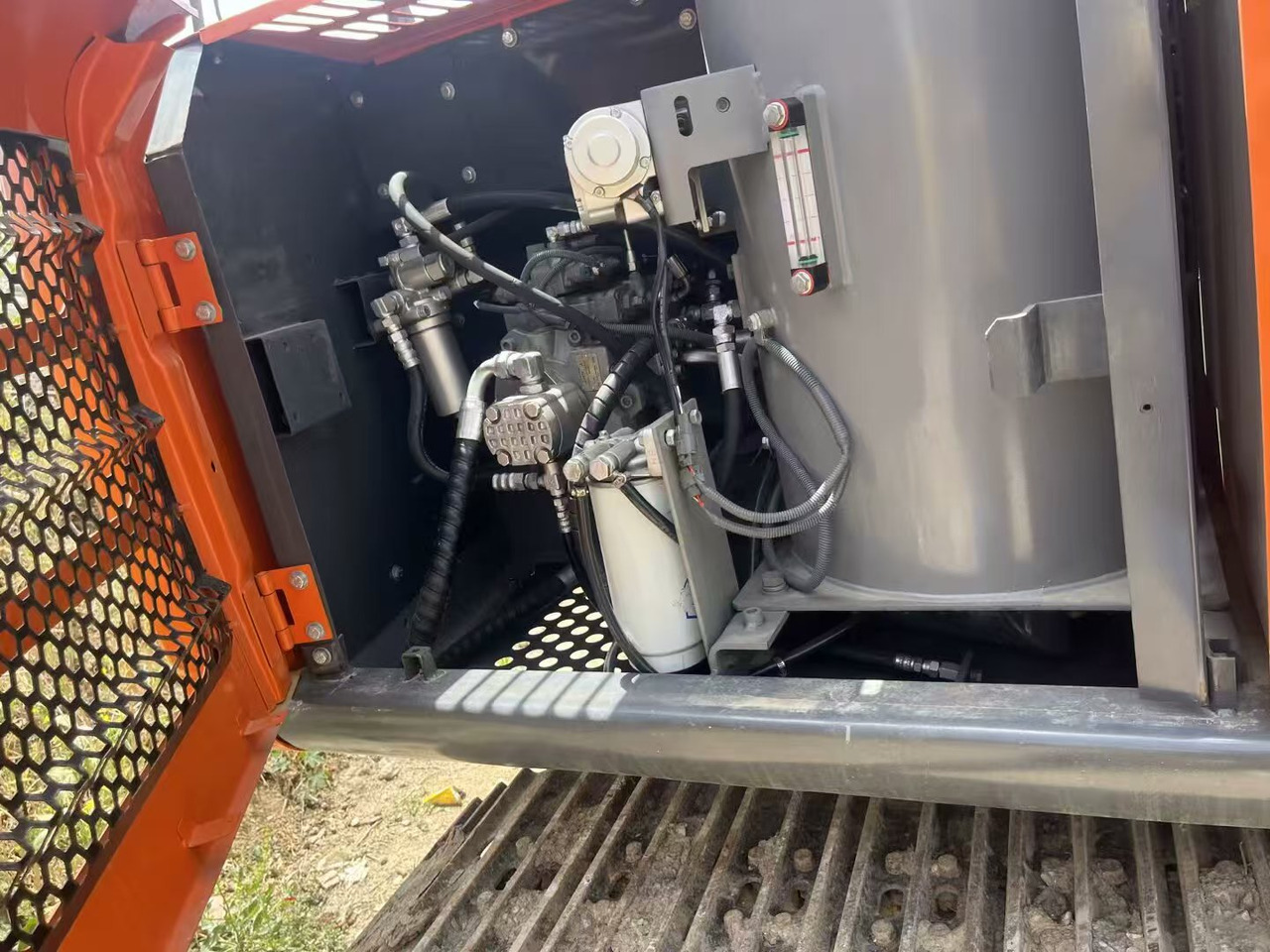 HITACHI ZX120 - Bager goseničar: slika 2 HITACHI ZX120 - Bager goseničar: slika 2