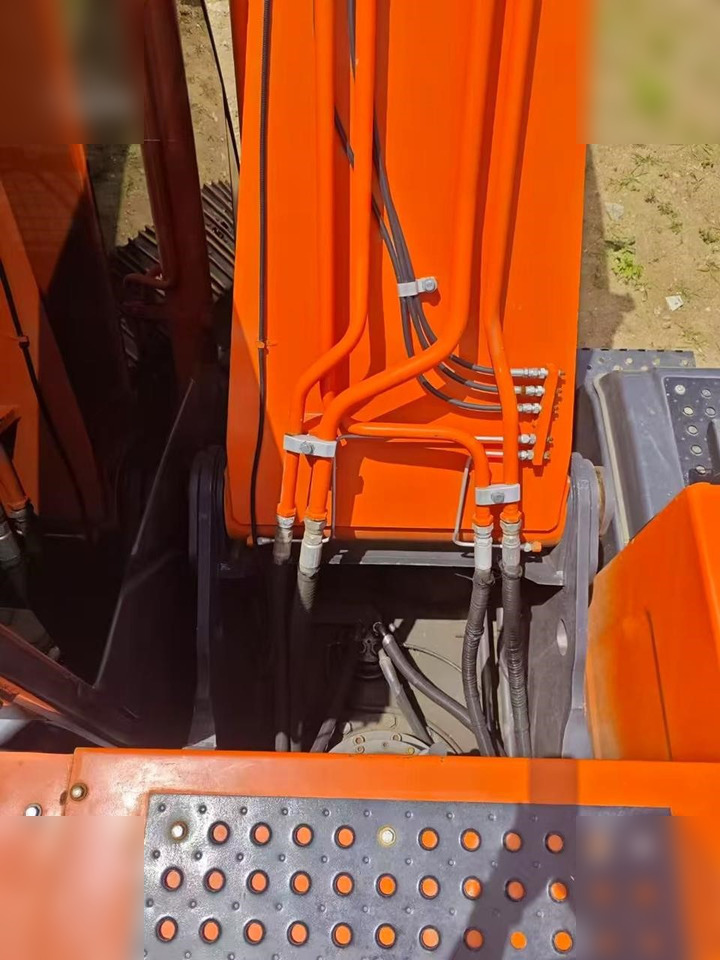 HITACHI ZX240 - Bager goseničar: slika 5 HITACHI ZX240 - Bager goseničar: slika 5