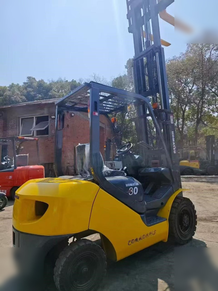 KOMATSU FD30-7 - Plinski viličar: slika 4 KOMATSU FD30-7 - Plinski viličar: slika 4