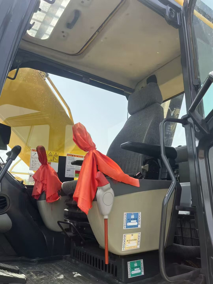 KOMATSU pc200 - Bager goseničar: slika 2 KOMATSU pc200 - Bager goseničar: slika 2