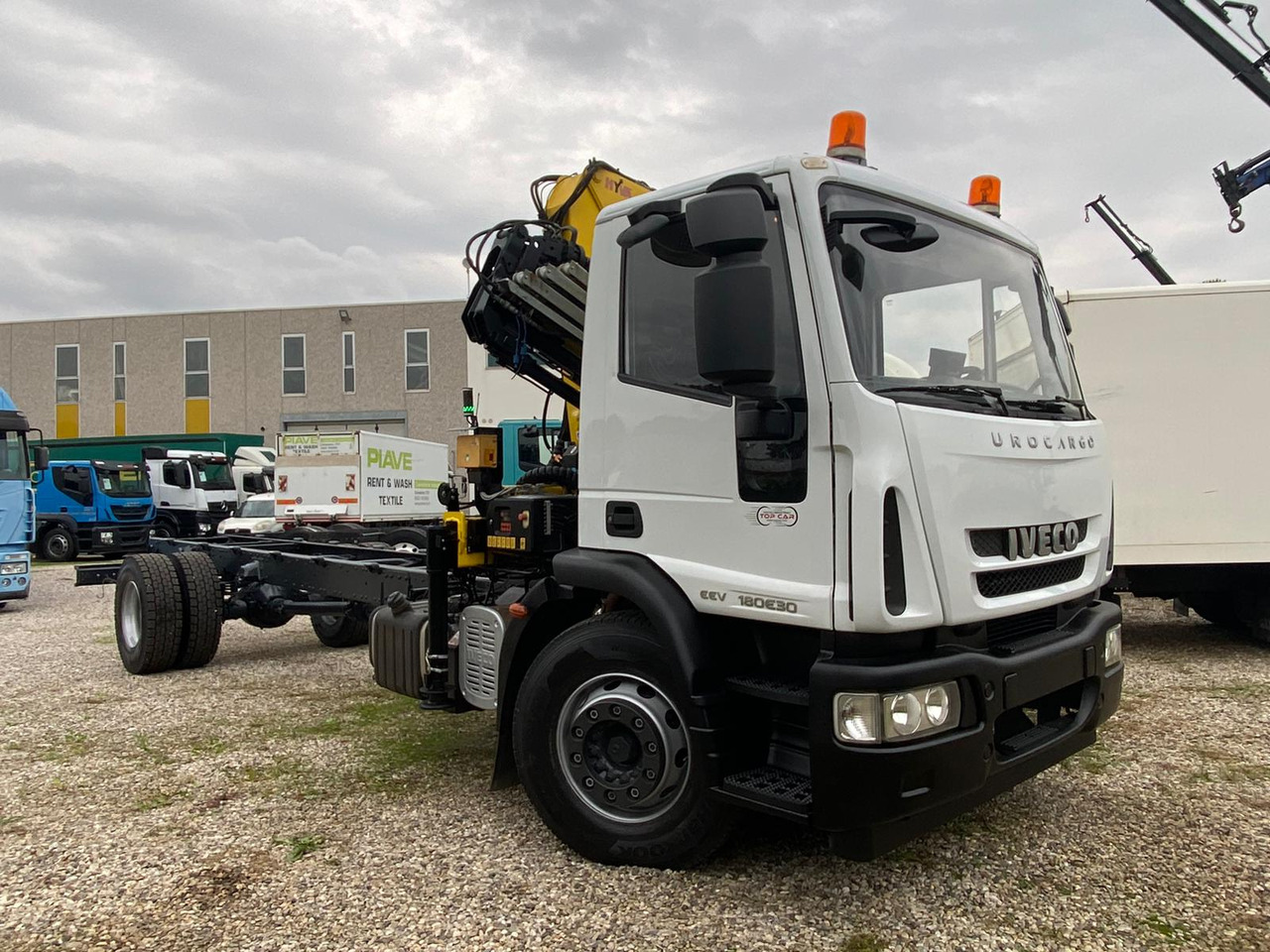 IVECO 180E30 - Tovornjak-šasija: slika 2 IVECO 180E30 - Tovornjak-šasija: slika 2