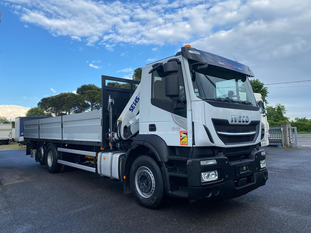 IVECO AD260S36 - Tovornjak s kesonom: slika 4 IVECO AD260S36 - Tovornjak s kesonom: slika 4
