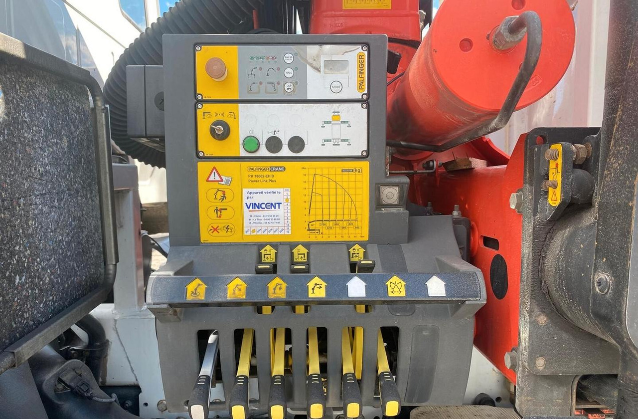 IVECO STRALIS AD260S36 CASSONE FISSO E GRU - Tovornjak s kesonom, Tovornjak z dvigalom: slika 4 IVECO STRALIS AD260S36 CASSONE FISSO E GRU - Tovornjak s kesonom, Tovornjak z dvigalom: slika 4