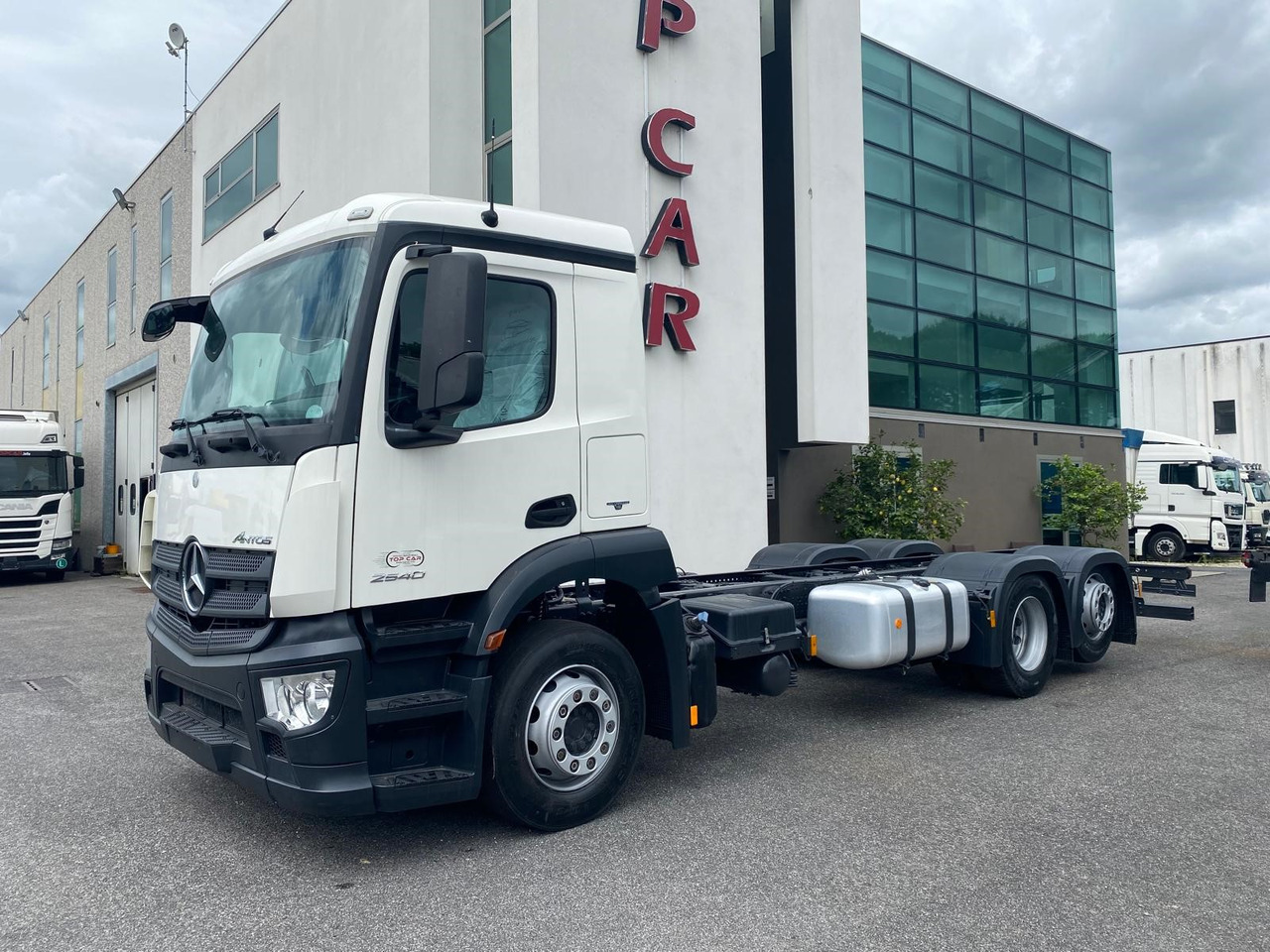 MERCEDES-BENZ ANTOS 25.40 - Tovornjak-šasija: slika 1 MERCEDES-BENZ ANTOS 25.40 - Tovornjak-šasija: slika 1