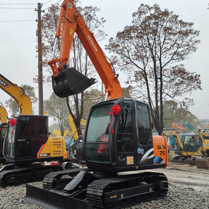 90% New HITACHI ZX70 Used Excavator Mining Construction Excavators, Strong Power, Low Price, and Very Good Quality - Bager goseničar: slika 1 90% New HITACHI ZX70 Used Excavator Mining Construction Excavators, Strong Power, Low Price, and Very Good Quality - Bager goseničar: slika 1
