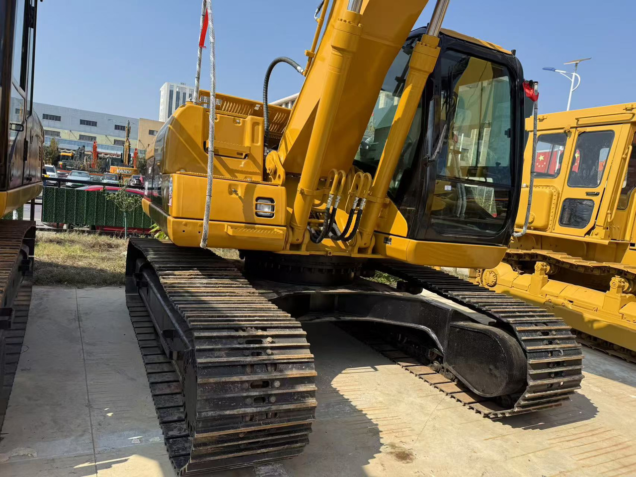 CATERPILLAR CAT320CL excavator in stock for sale - Bager goseničar: slika 2 CATERPILLAR CAT320CL excavator in stock for sale - Bager goseničar: slika 2
