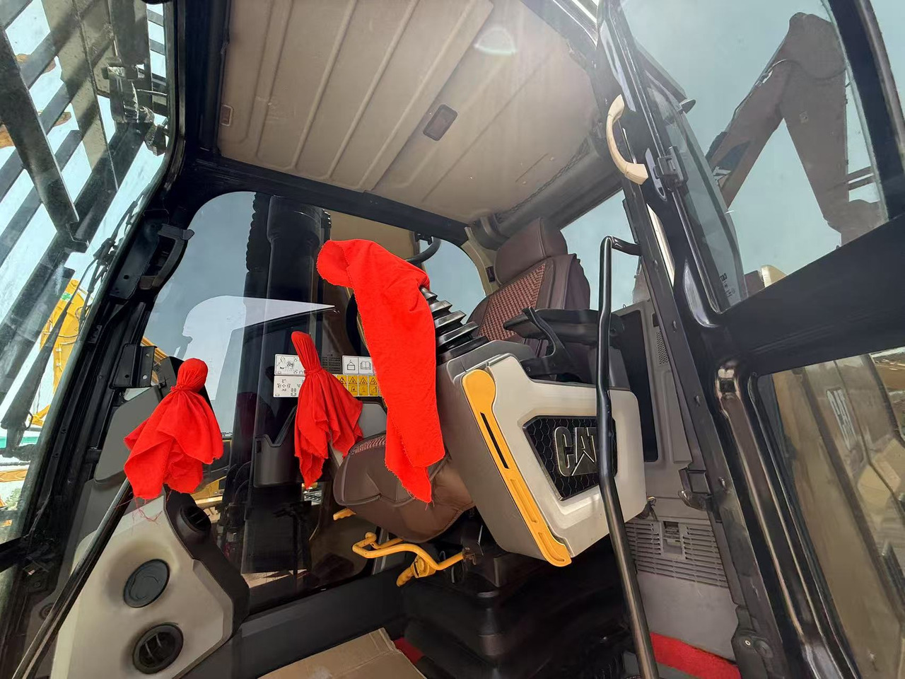 Bager goseničar CATERPILLAR Used caterpillar brand 336d excavator on sale excellent condition high quality cat320 .330 336 excavator in stoc: slika 10 Bager goseničar CATERPILLAR Used caterpillar brand 336d excavator on sale excellent condition high quality cat320 .330 336 excavator in stoc: slika 10