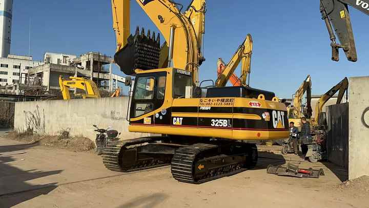 Cat325B Low Working Time CAT 320 325D 315D Excavator Caterpillar Used 25ton Cat325B Medium Size Digger - Bager goseničar: slika 5 Cat325B Low Working Time CAT 320 325D 315D Excavator Caterpillar Used 25ton Cat325B Medium Size Digger - Bager goseničar: slika 5