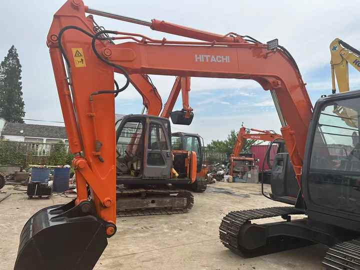 Cheap Price Hitachi ZX70 Used Excavator for Sale Used 6 Tons Hitachi Mini Excavator with Good Performance - Mini bager: slika 3 Cheap Price Hitachi ZX70 Used Excavator for Sale Used 6 Tons Hitachi Mini Excavator with Good Performance - Mini bager: slika 3