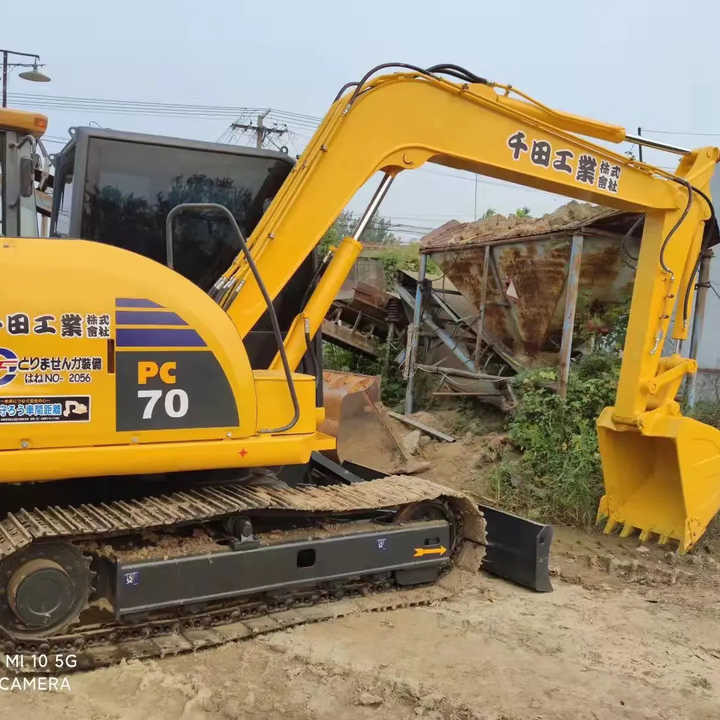 Cheap Used Komatsu PC70 Crawler Excavator with High Efficiency Used Heavy Machinery Komatsu P70 Digger Cheap for Sale - Bager goseničar: slika 1 Cheap Used Komatsu PC70 Crawler Excavator with High Efficiency Used Heavy Machinery Komatsu P70 Digger Cheap for Sale - Bager goseničar: slika 1