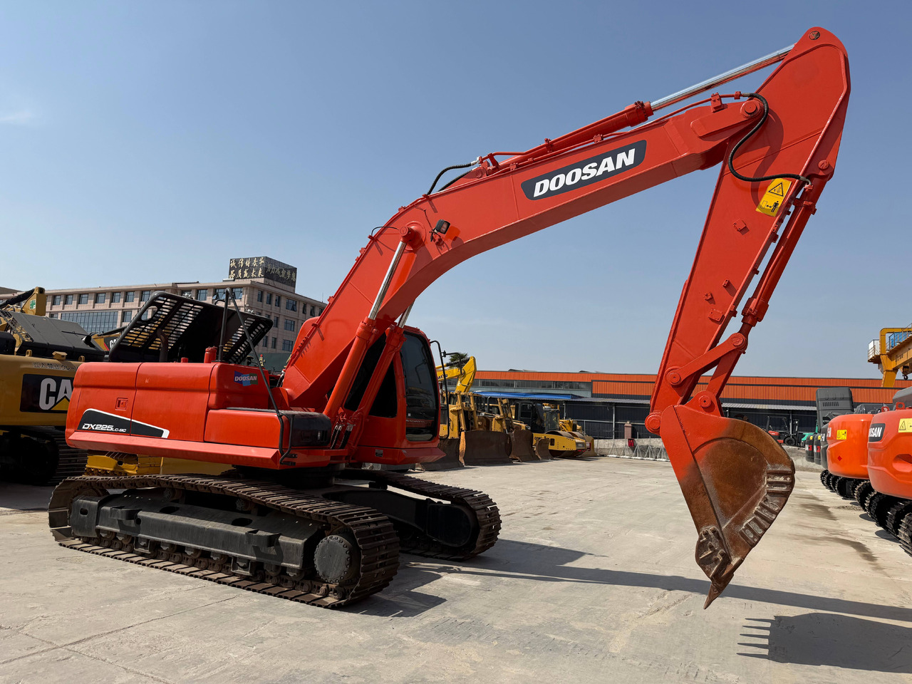DOOSAN Used Digger Doosan DX225LC-9T Construction Machinery Construction Digger Used Doosan DX225LC-9T Cheap Excavator - Bager goseničar: slika 1 DOOSAN Used Digger Doosan DX225LC-9T Construction Machinery Construction Digger Used Doosan DX225LC-9T Cheap Excavator - Bager goseničar: slika 1