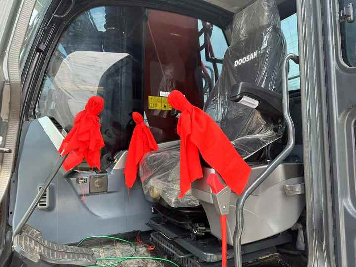 Doosan Original Dx300 Excavator , Second Hand Doosan Digging Machine , Doosan Dx220 Dx225 Dx300 - Bager goseničar: slika 5 Doosan Original Dx300 Excavator , Second Hand Doosan Digging Machine , Doosan Dx220 Dx225 Dx300 - Bager goseničar: slika 5