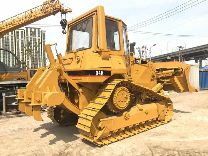 Good Condition D4H Bulldozer New Crawler Bulldozer with Parts Price Bulldozers - Buldožer: slika 4 Good Condition D4H Bulldozer New Crawler Bulldozer with Parts Price Bulldozers - Buldožer: slika 4
