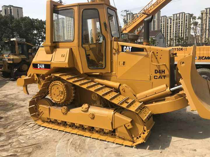 Good Condition D4H Bulldozer New Crawler Bulldozer with Parts Price Bulldozers - Buldožer: slika 3 Good Condition D4H Bulldozer New Crawler Bulldozer with Parts Price Bulldozers - Buldožer: slika 3