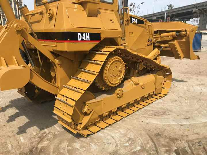 Good Condition D4H Bulldozer New Crawler Bulldozer with Parts Price Bulldozers - Buldožer: slika 5 Good Condition D4H Bulldozer New Crawler Bulldozer with Parts Price Bulldozers - Buldožer: slika 5