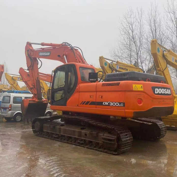 High Quality Doosan Big Size Excavator , Doosan 30ton Dx300lc Digging Machine , Doosan Excavator for Sale - Bager goseničar: slika 1 High Quality Doosan Big Size Excavator , Doosan 30ton Dx300lc Digging Machine , Doosan Excavator for Sale - Bager goseničar: slika 1