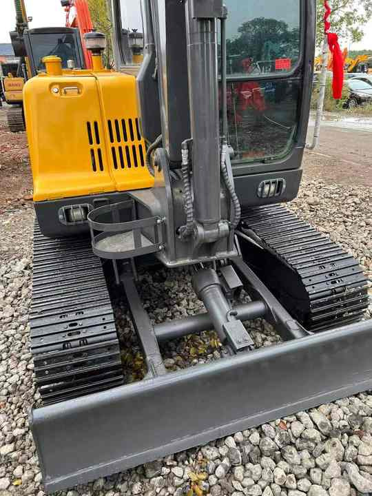 High Quality Used Volvo EC60D Excavator for Sale 6 Ton Compact Machine, Excellent Condition, Ready for Work! - Mini bager: slika 5 High Quality Used Volvo EC60D Excavator for Sale 6 Ton Compact Machine, Excellent Condition, Ready for Work! - Mini bager: slika 5