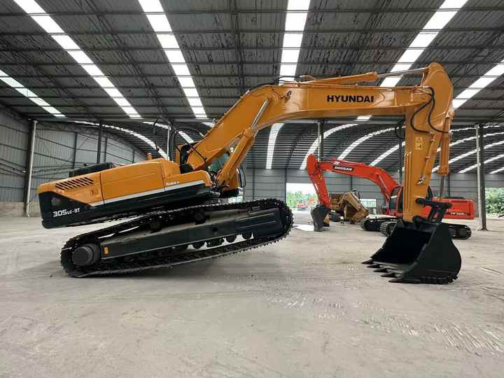 Hyundai Digger 305-9vs Second Hand Korea Made High Performance Machine Hyundai Excavator for Sale - Bager goseničar: slika 4 Hyundai Digger 305-9vs Second Hand Korea Made High Performance Machine Hyundai Excavator for Sale - Bager goseničar: slika 4