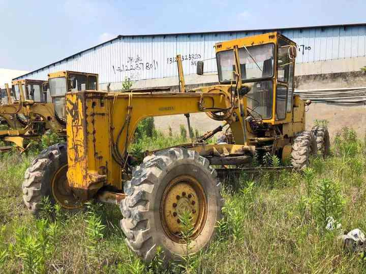 Japan Komatsu GD511 Motor Grader Cheap Price Komatsu Road Grader GD511 Good Condition in China - Greder: slika 5 Japan Komatsu GD511 Motor Grader Cheap Price Komatsu Road Grader GD511 Good Condition in China - Greder: slika 5