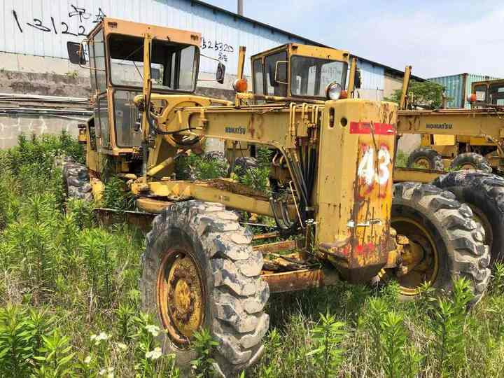 Japan Komatsu GD511 Motor Grader Cheap Price Komatsu Road Grader GD511 Good Condition in China - Greder: slika 3 Japan Komatsu GD511 Motor Grader Cheap Price Komatsu Road Grader GD511 Good Condition in China - Greder: slika 3