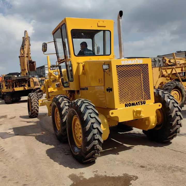 Japan Komatsu GD511 Motor Grader Cheap Price Komatsu Road Grader GD511 Good Condition in China - Greder: slika 5 Japan Komatsu GD511 Motor Grader Cheap Price Komatsu Road Grader GD511 Good Condition in China - Greder: slika 5